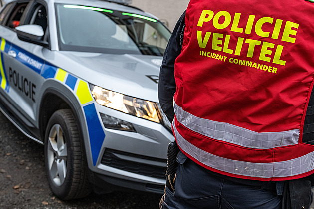 Policie prověřuje násilné úmrtí ženy v Karlových Varech, zadržela muže