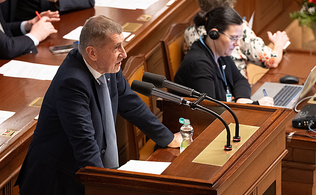 Speciály jsem zakázal, zlobí se Babiš na Vystrčila kvůli letu do Milána