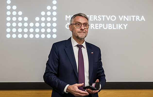 Je pravděpodobná souvislost s teroristickým útokem, řekl Metnar. Svolává krizový štáb