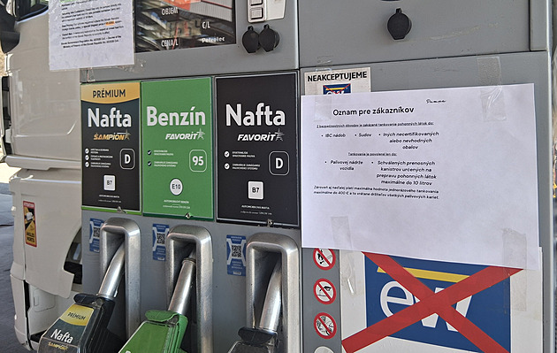 Slovenské dvojí ceny nafty porušují právo EU, jsou diskriminační, uvedla Komise