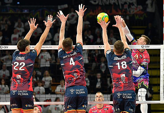 Lvi zvítězili v Brně v pěti setech, druhou výhru má ve čtvrtfinále i Karlovarsko