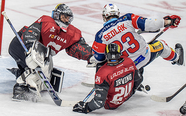 ONLINE: Sparta vyrovnává s Pardubicemi, trefil se Horák. Třinec je výhru od finále