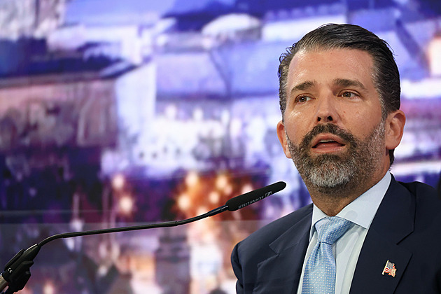 Další střípek proti EU. Je v ní chaos, řekl Trump mladší v bosenské Republice srbské