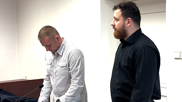 Odsouzeni, zproštěni, odsouzeni. Případ strážníků a oběšence dává justici zabrat