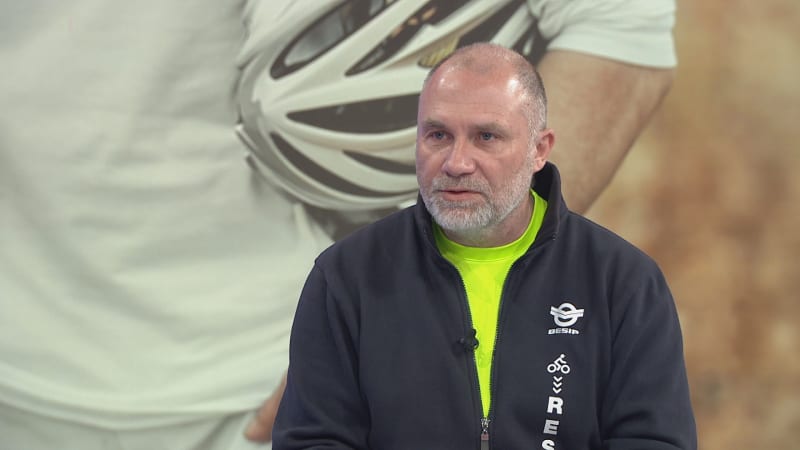 Nevraživost na českých silnicích: Nehod cyklistů přibývá, rozjeli jsme kampaň, říká expert