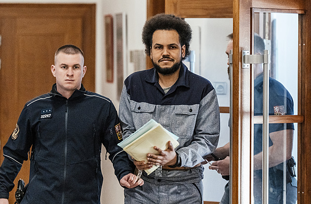 Feri znovu u soudu. Oběť vypovídala za zavřenými dveřmi, svědek dostal pokutu