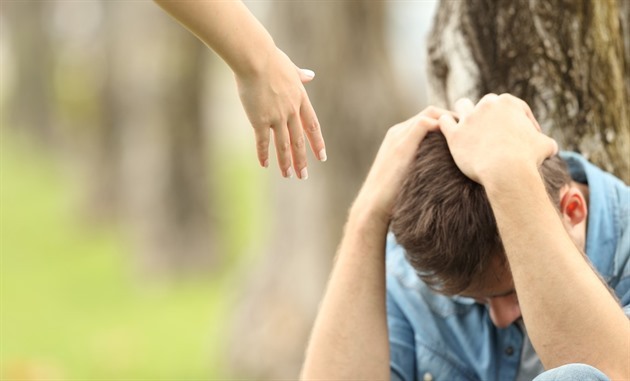 Osm z deseti Čechů trápí psychické potíže, zjistil průzkum. Pomoc vyhledá málokdo