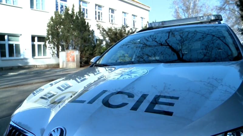 Srážka kamionu s osobním autem v Ústí nad Labem. Na místě jsou zranění, tvoří se dlouhé kolony