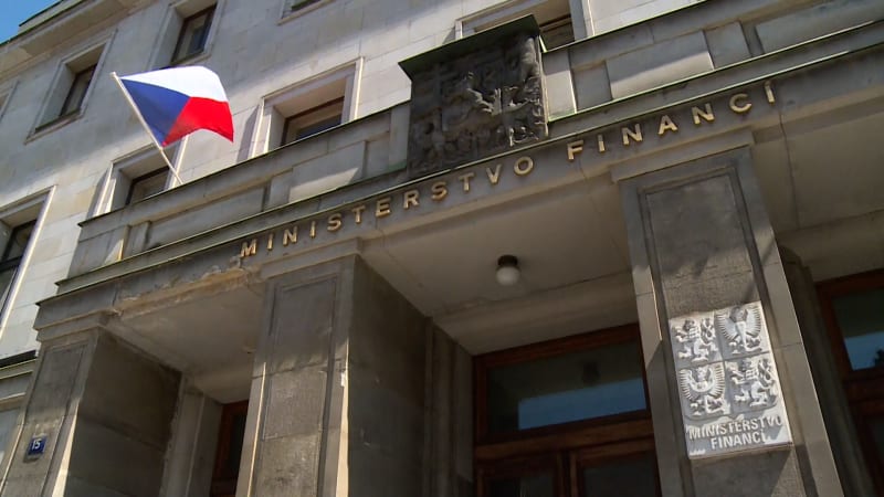 Státní dluhopisy jsou opět v prodeji. Investovat můžete od tisícovky ve třech typech