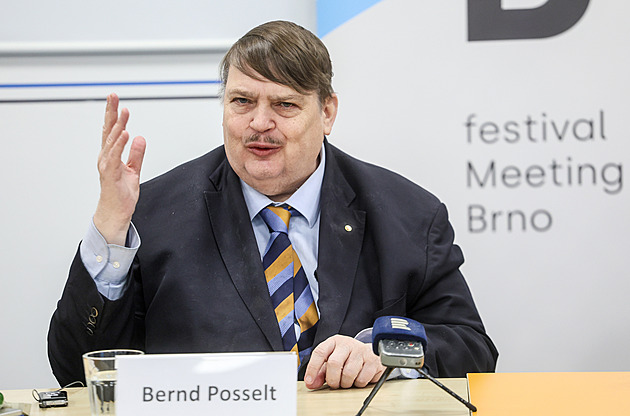 Předák sudetských Němců s Wintonem uctí oběti holokaustu, očekává se i protest