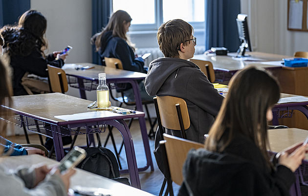 Testování žáků je někde pozastavené. Čeká se na vysvětlení kolem citlivých otázek
