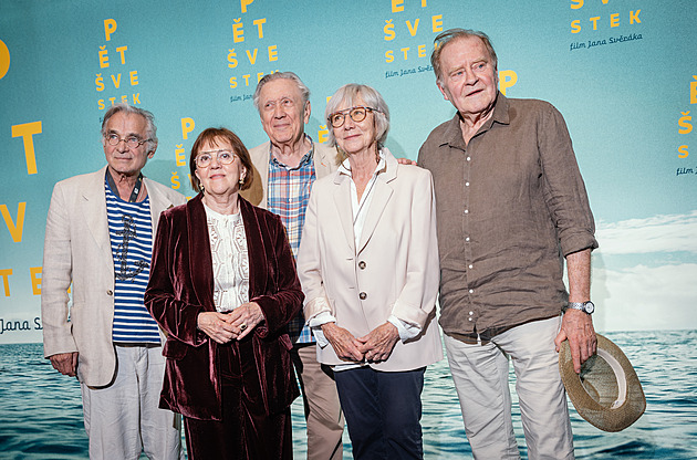 OBRAZEM:  Legendy ze Svěrákových Pěti Švestek byly opět spolu. Na premiéře