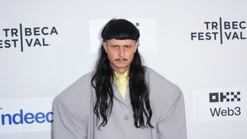 Při srážce vrtulníků v Brazílii zahynul slavný hudebník Oliver Tree. Za měsíc měl hrát v Praze